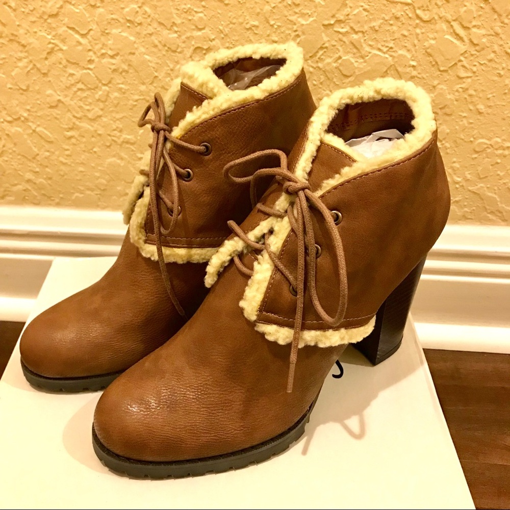 Brand New Women’s Shoes Size 7.5